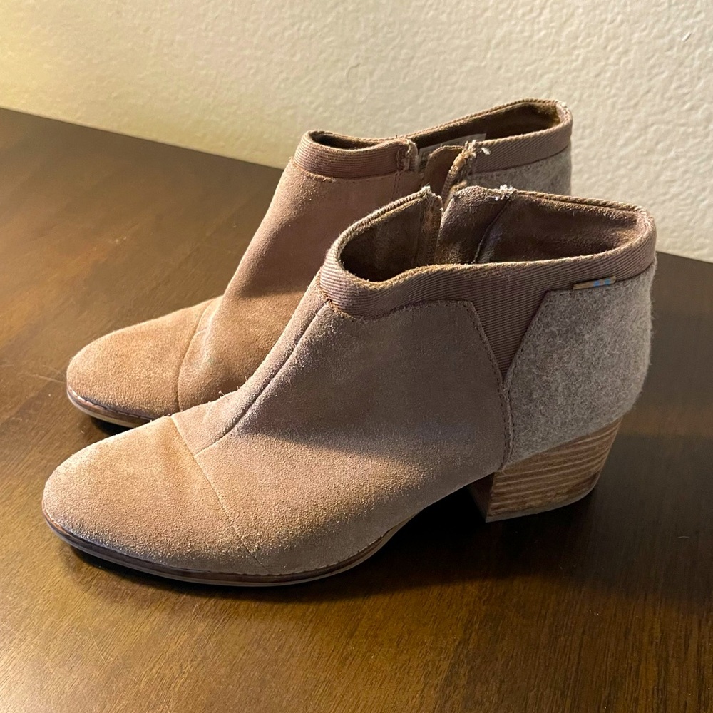 Tom’s booties, size 7.5